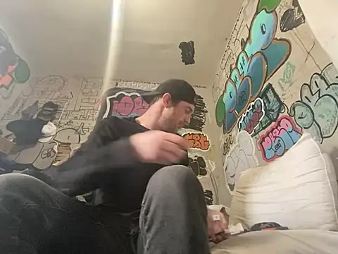 Snapshot of gothboiplzty chatting on 03/17/26, 09:40 gothboiplzty online show from 03/17/26, 09:40