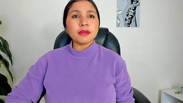 Snapshot of Victoria_Rosee chatting on 02/04/26, 12:33 Victoria Rosee online show from 02/04/26, 12:33