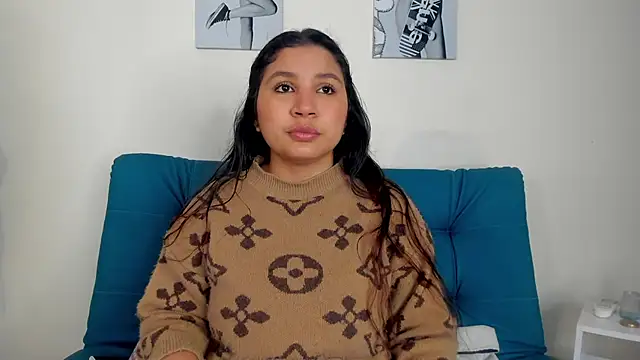 Snapshot of Victoria_Rosee chatting on 02/13/26, 12:34 Victoria Rosee online show from 02/13/26, 12:34