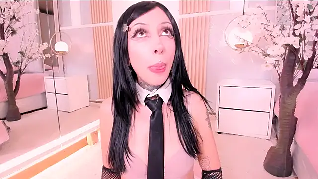 Snapshot of SalemBlackrose chatting on 02/04/26, 04:51 SalemBlackrose online show from 02/04/26, 04:51