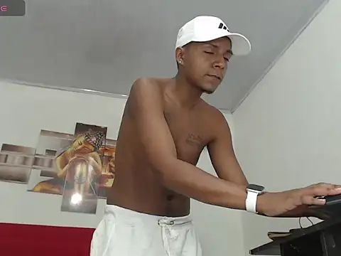 hotboyluxe online show from 02/11/26, 06:13