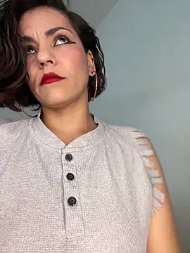 eva luz online show from 05/28/26, 05:32