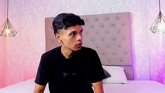 Snapshot of Alejandroo_Montenegro chatting on 05/24/26, 12:15 Alejandroo Montenegro online show from 05/24/26, 12:15
