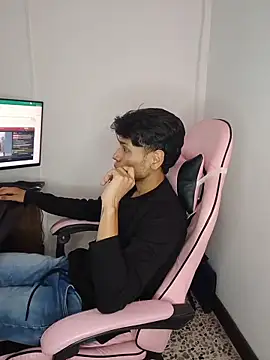 Snapshot of Alejandroo_Montenegro chatting on 06/02/26, 09:39 Alejandroo Montenegro online show from 06/02/26, 09:39