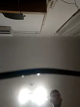 Snapshot of editke chatting on 03/21/26, 02:05 editke online show from 03/21/26, 02:05