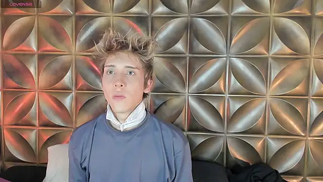 Snapshot of DannyParker_ chatting on 03/18/26, 04:26 DannyParker online show from 03/18/26, 04:26