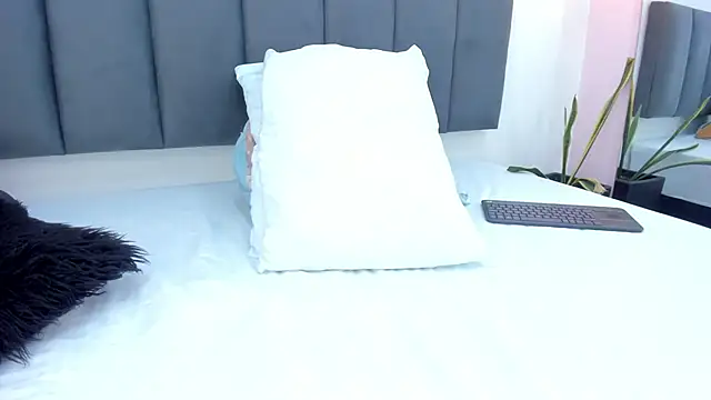sam doll  online show from 06/11/26, 07:12