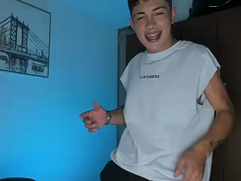 Snapshot of noahsaint chatting on 03/23/26, 08:02 noahsaint online show from 03/23/26, 08:02