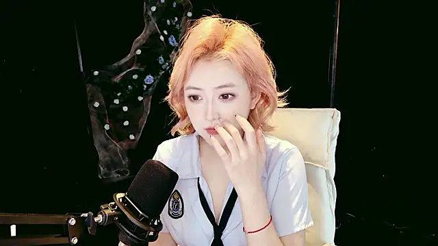 Lady-Mia777 online show from 02/03/26, 02:53