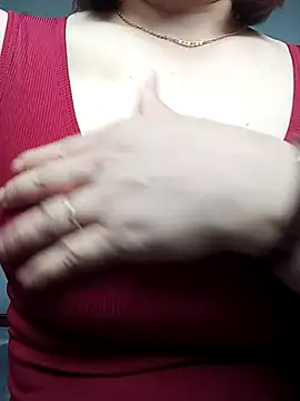 Snapshot of Ladyly99 chatting on 03/23/26, 04:05 Ladyly99 online show from 03/23/26, 04:05