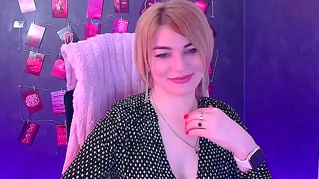 Snapshot of CuttieEmma chatting on 03/23/26, 12:58 CuttieEmma online show from 03/23/26, 12:58