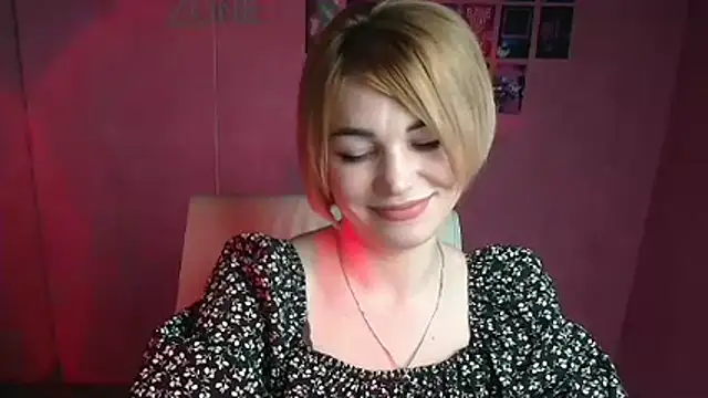 Snapshot of CuttieEmma chatting on 04/08/26, 11:54 CuttieEmma online show from 04/08/26, 11:54