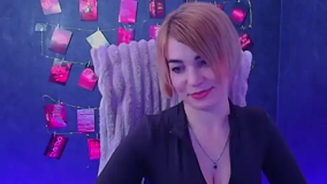Snapshot of CuttieEmma chatting on 04/10/26, 06:12 CuttieEmma online show from 04/10/26, 06:12
