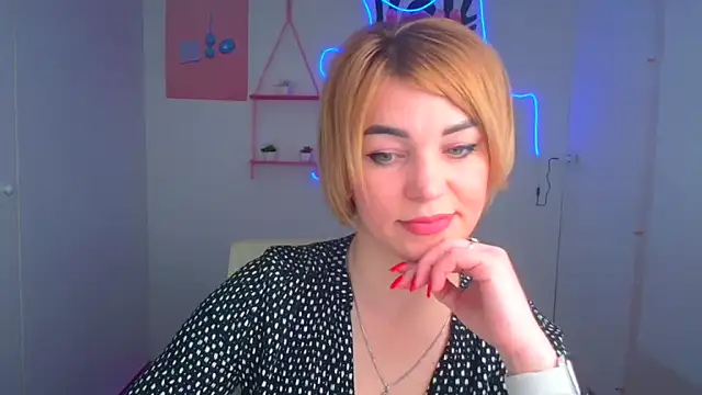 Snapshot of CuttieEmma chatting on 04/15/26, 05:58 CuttieEmma online show from 04/15/26, 05:58