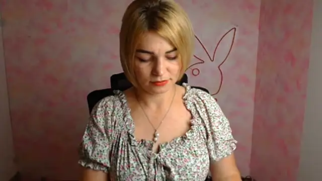 CuttieEmma online show from 07/25/26, 11:41