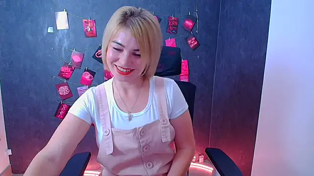 CuttieEmma online show from 07/31/26, 11:42