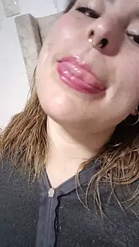 Kennya Rodriguez online show from 04/16/26, 04:02