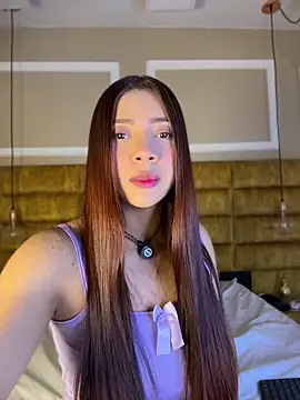 Snapshot of Pushaina__1 chatting on 04/25/26, 04:37 Pushaina 1 online show from 04/25/26, 04:37