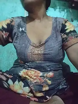 Romantic-Couple999 online show from 06/23/26, 06:33