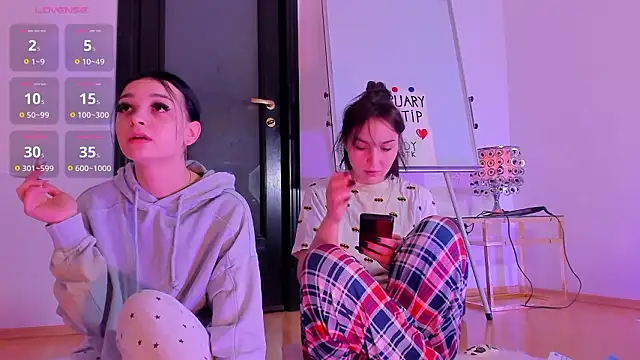 Snapshot of Peanaughty chatting on 02/27/26, 07:41 Peanaughty online show from 02/27/26, 07:41