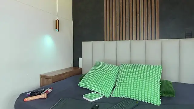 EmmaLou   online show from 02/25/26, 04:22