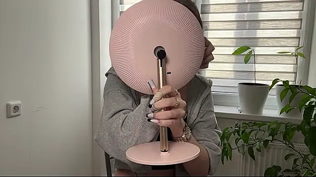 Snapshot of Sarahsolara chatting on 02/28/26, 02:07 Sarahsolara online show from 02/28/26, 02:07