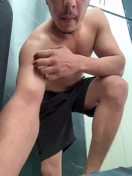 Snapshot of tonyxx000 chatting on 02/13/26, 07:48 tonyxx000 online show from 02/13/26, 07:48