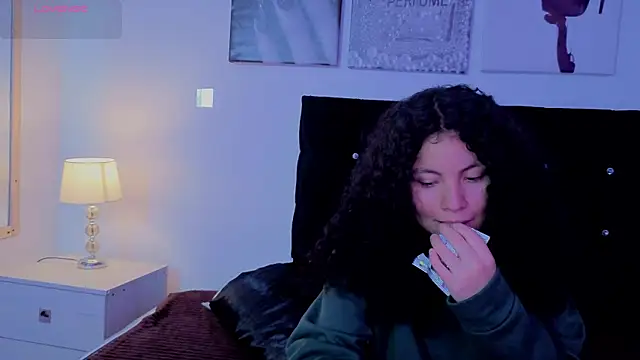 Snapshot of Zoe-yanin chatting on 03/14/26, 06:46 Zoe-yanin online show from 03/14/26, 06:46