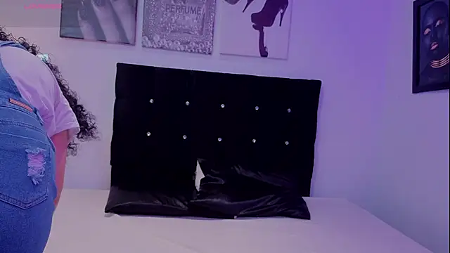 Snapshot of Zoe-yanin chatting on 03/17/26, 06:55 Zoe-yanin online show from 03/17/26, 06:55