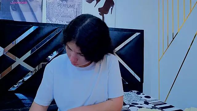 Zoe-yanin online show from 05/09/26, 06:46