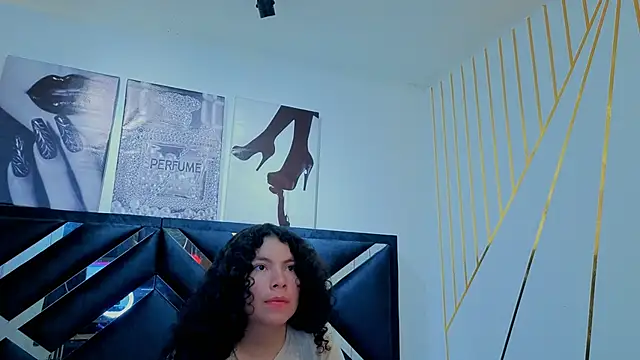 Zoe-yanin online show from 05/15/26, 07:10