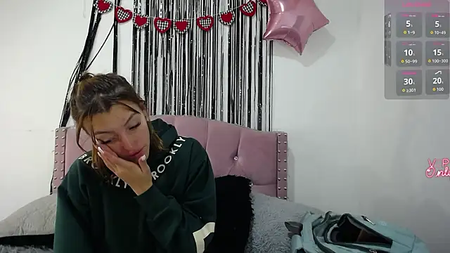 Snapshot of emily_cooper_pym chatting on 03/11/26, 11:49 emily cooper pym online show from 03/11/26, 11:49