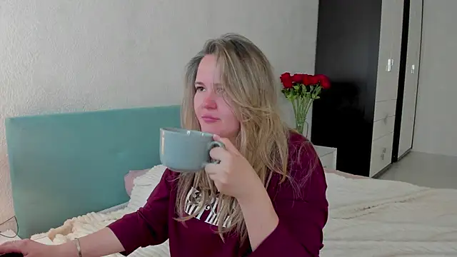 LilyBel online show from 05/12/26, 01:03