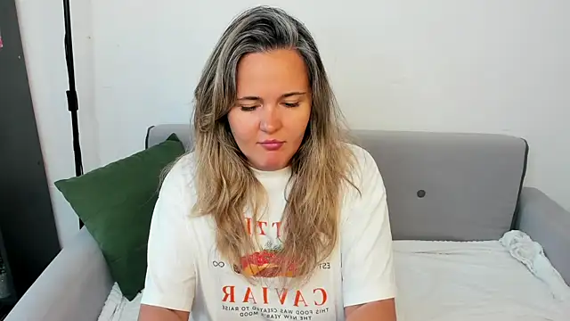 LilyBel online show from 06/10/26, 01:06