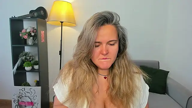 LilyBel online show from 06/22/26, 12:45