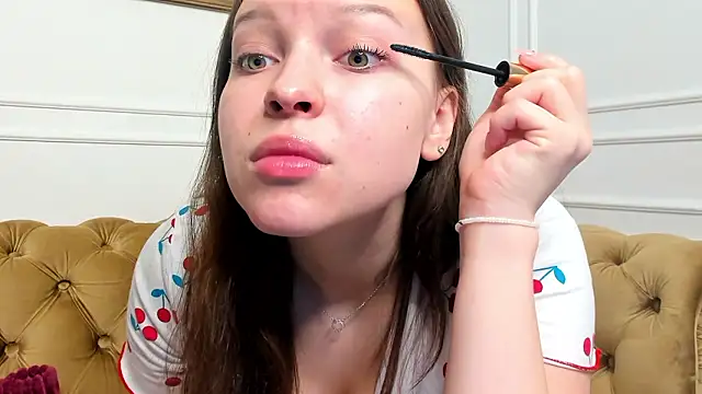 Snapshot of lunahush chatting on 02/15/26, 10:28 lunahush online show from 02/15/26, 10:28