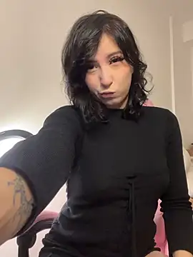 Snapshot of LoveMaki444 chatting on 02/15/26, 06:21 LoveMaki444 online show from 02/15/26, 06:21