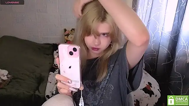 MoonlightGrace online show from 04/17/26, 11:46