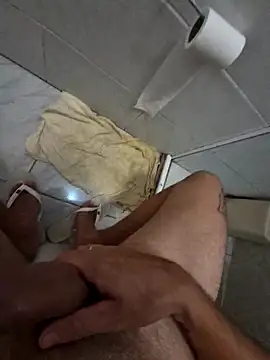 Snapshot of biel13cm chatting on 02/18/26, 12:28 biel13cm online show from 02/18/26, 12:28