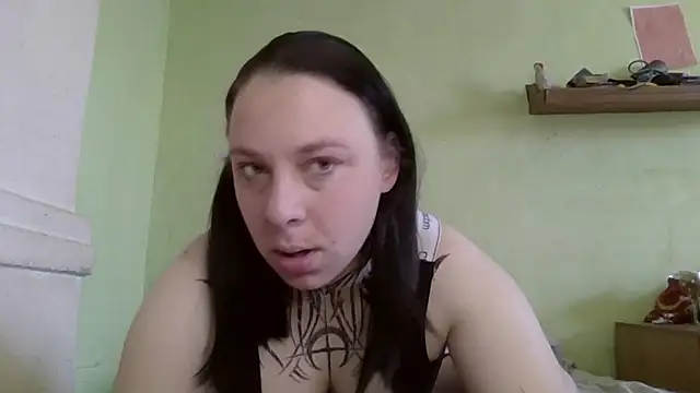 Snapshot of MillaSourety chatting on 04/05/26, 08:22 MillaSourety online show from 04/05/26, 08:22