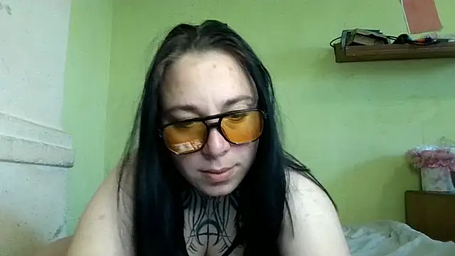 Snapshot of MillaSourety chatting on 05/04/26, 01:07 MillaSourety online show from 05/04/26, 01:07