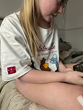 Snapshot of Paige_love chatting on 02/13/26, 12:56 Paige love online show from 02/13/26, 12:56