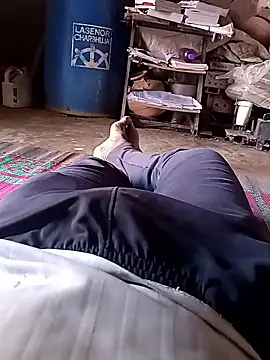 Snapshot of babu_bull chatting on 03/18/26, 10:18 babu bull online show from 03/18/26, 10:18