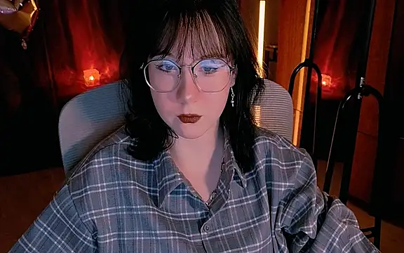 Snapshot of marty_bree chatting on 04/25/26, 05:10 marty bree online show from 04/25/26, 05:10