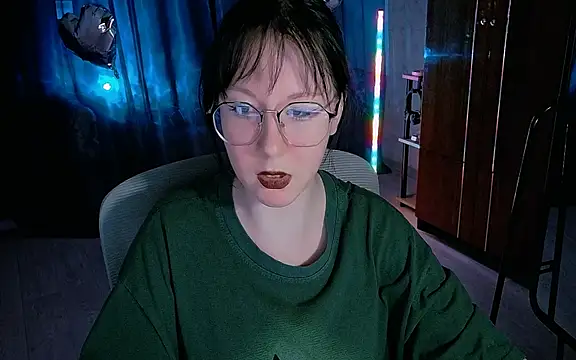 Snapshot of marty_bree chatting on 04/29/26, 05:30 marty bree online show from 04/29/26, 05:30