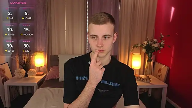 Snapshot of HereAlexColee chatting on 03/09/26, 02:10 HereAlexColee online show from 03/09/26, 02:10