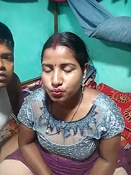 Snapshot of Your_deshibhabi25years chatting on 05/10/26, 03:17 Your deshibhabi25years online show from 05/10/26, 03:17
