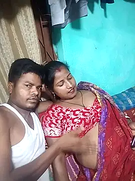 Snapshot of Your_deshibhabi25years chatting on 05/17/26, 04:14 Your deshibhabi25years online show from 05/17/26, 04:14