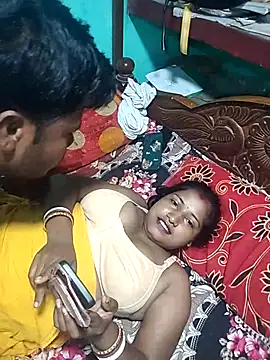 Snapshot of Your_deshibhabi25years chatting on 07/07/26, 04:00 Your deshibhabi25years online show from 07/07/26, 04:00