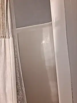 Snapshot of TrndSettr chatting on 02/05/26, 11:31 TrndSettr online show from 02/05/26, 11:31